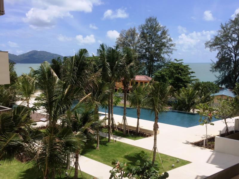By The Sea @ Luxury Suites, Batu Ferringhi Exterior photo
